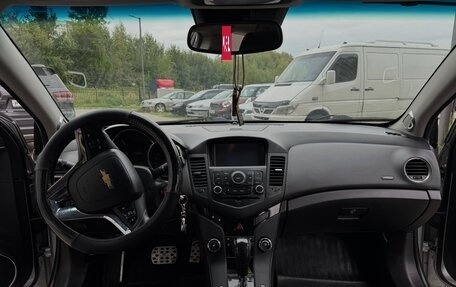 Chevrolet Cruze II, 2011 год, 700 000 рублей, 2 фотография