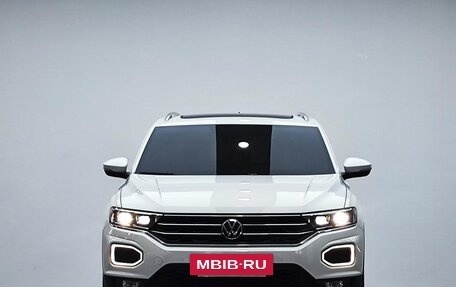 Volkswagen T-Roc I, 2022 год, 1 310 000 рублей, 2 фотография