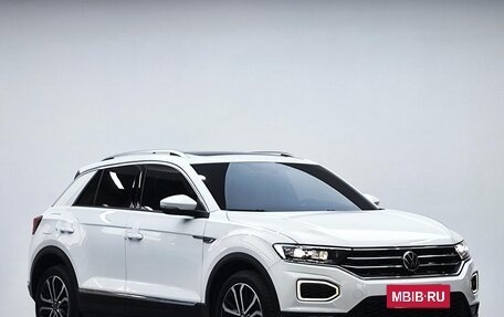 Volkswagen T-Roc I, 2022 год, 1 310 000 рублей, 3 фотография
