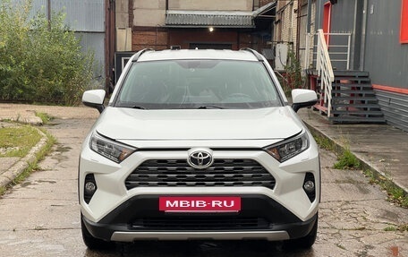 Toyota RAV4, 2019 год, 3 720 000 рублей, 4 фотография