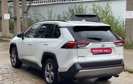Toyota RAV4, 2019 год, 3 720 000 рублей, 5 фотография