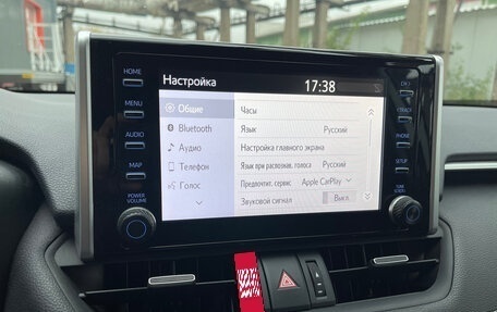 Toyota RAV4, 2019 год, 3 720 000 рублей, 12 фотография