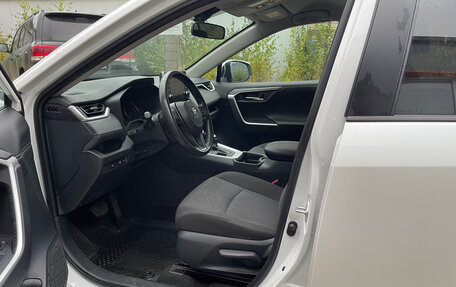 Toyota RAV4, 2019 год, 3 720 000 рублей, 15 фотография