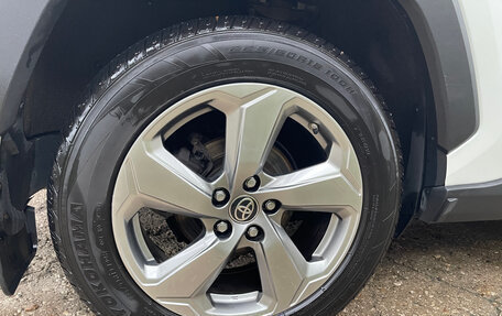 Toyota RAV4, 2019 год, 3 720 000 рублей, 19 фотография