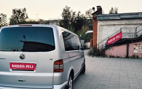 Volkswagen Caravelle T5, 2007 год, 1 700 000 рублей, 4 фотография