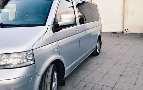 Volkswagen Caravelle T5, 2007 год, 1 700 000 рублей, 9 фотография