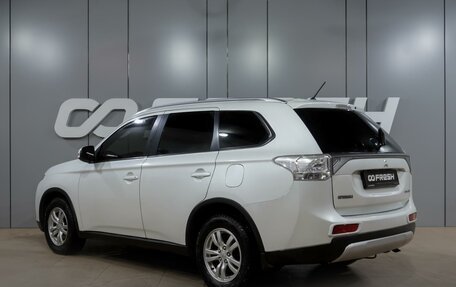 Mitsubishi Outlander III рестайлинг 3, 2014 год, 1 699 000 рублей, 2 фотография