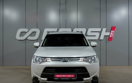 Mitsubishi Outlander III рестайлинг 3, 2014 год, 1 699 000 рублей, 3 фотография
