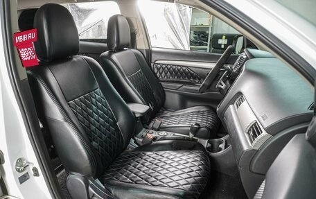 Mitsubishi Outlander III рестайлинг 3, 2014 год, 1 699 000 рублей, 8 фотография