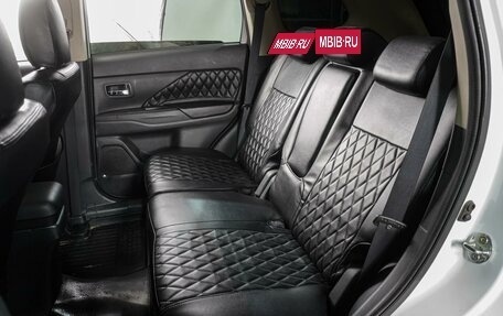 Mitsubishi Outlander III рестайлинг 3, 2014 год, 1 699 000 рублей, 9 фотография