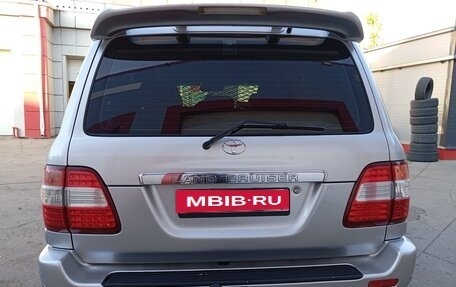 Toyota Land Cruiser 100 рестайлинг 2, 2006 год, 2 530 000 рублей, 6 фотография