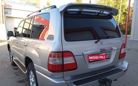 Toyota Land Cruiser 100 рестайлинг 2, 2006 год, 2 530 000 рублей, 7 фотография