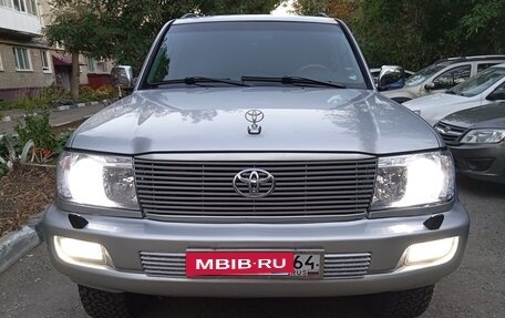 Toyota Land Cruiser 100 рестайлинг 2, 2006 год, 2 530 000 рублей, 2 фотография