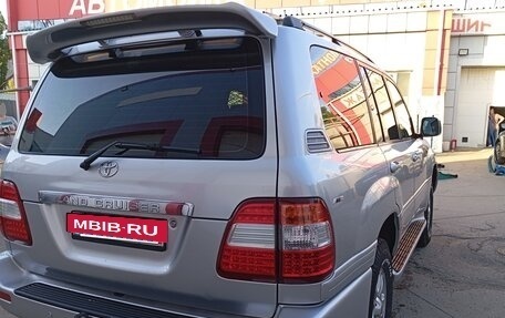 Toyota Land Cruiser 100 рестайлинг 2, 2006 год, 2 530 000 рублей, 4 фотография