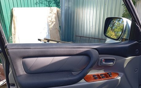 Toyota Land Cruiser 100 рестайлинг 2, 2006 год, 2 530 000 рублей, 19 фотография