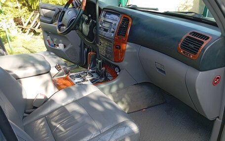 Toyota Land Cruiser 100 рестайлинг 2, 2006 год, 2 530 000 рублей, 18 фотография