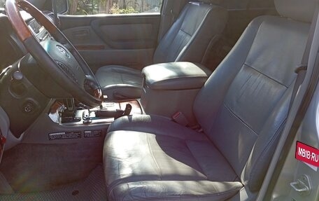 Toyota Land Cruiser 100 рестайлинг 2, 2006 год, 2 530 000 рублей, 17 фотография