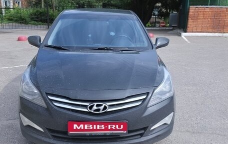 Hyundai Solaris II рестайлинг, 2015 год, 1 200 000 рублей, 1 фотография