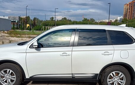 Mitsubishi Outlander III рестайлинг 3, 2017 год, 1 770 000 рублей, 3 фотография