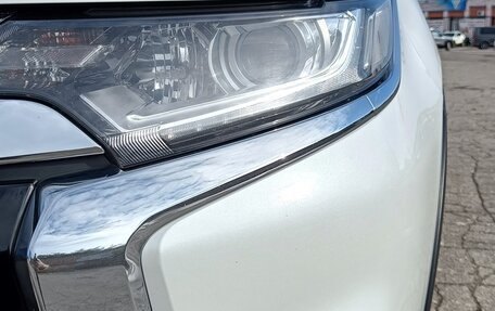 Mitsubishi Outlander III рестайлинг 3, 2017 год, 1 770 000 рублей, 10 фотография