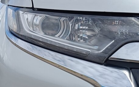 Mitsubishi Outlander III рестайлинг 3, 2017 год, 1 770 000 рублей, 11 фотография