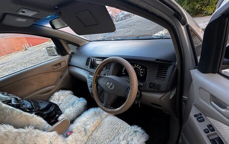Toyota ISis I, 2004 год, 399 000 рублей, 5 фотография