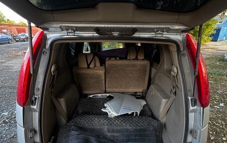 Toyota ISis I, 2004 год, 399 000 рублей, 13 фотография
