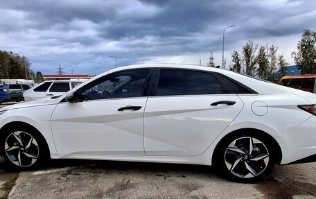Hyundai Elantra, 2022 год, 1 900 000 рублей, 5 фотография