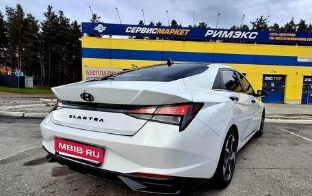 Hyundai Elantra, 2022 год, 1 900 000 рублей, 6 фотография