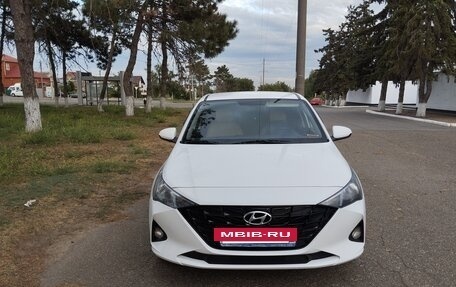 Hyundai Solaris II рестайлинг, 2021 год, 1 400 000 рублей, 3 фотография