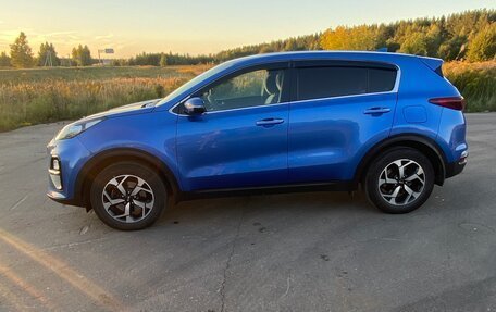 KIA Sportage IV рестайлинг, 2020 год, 2 300 000 рублей, 2 фотография