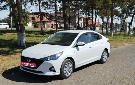 Hyundai Solaris II рестайлинг, 2021 год, 1 400 000 рублей, 5 фотография