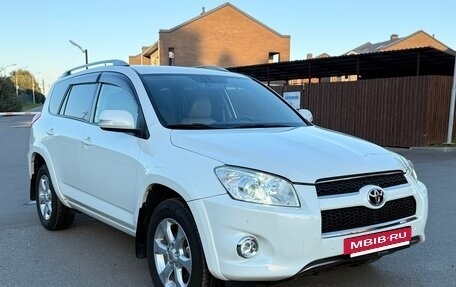 Toyota RAV4, 2011 год, 2 300 000 рублей, 2 фотография