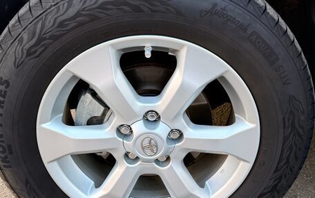 Toyota RAV4, 2011 год, 2 300 000 рублей, 24 фотография