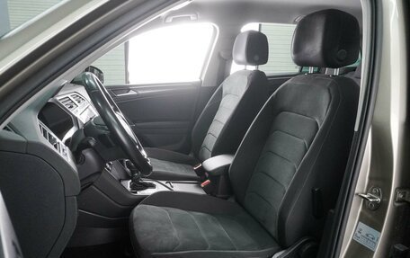 Volkswagen Tiguan II, 2018 год, 2 054 000 рублей, 10 фотография