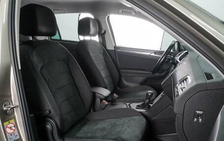 Volkswagen Tiguan II, 2018 год, 2 054 000 рублей, 8 фотография