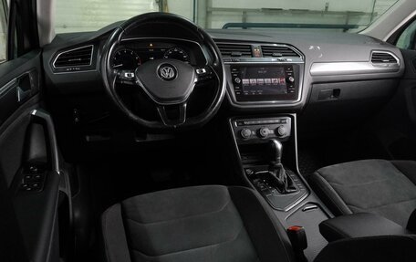 Volkswagen Tiguan II, 2018 год, 2 054 000 рублей, 6 фотография