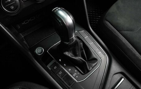 Volkswagen Tiguan II, 2018 год, 2 054 000 рублей, 15 фотография