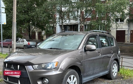 Mitsubishi Outlander III рестайлинг 3, 2011 год, 850 000 рублей, 10 фотография