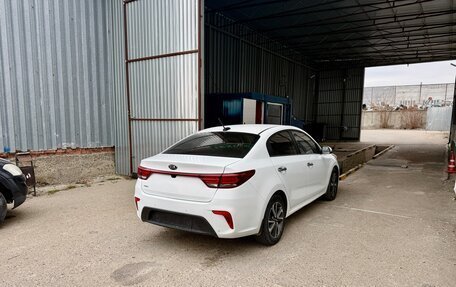 KIA Rio IV, 2018 год, 1 325 000 рублей, 3 фотография