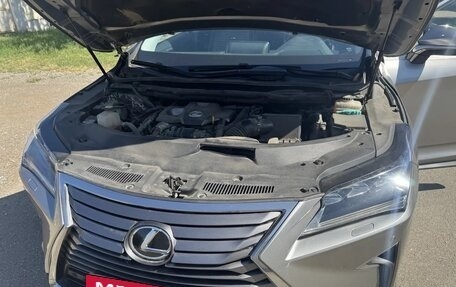 Lexus RX IV рестайлинг, 2017 год, 3 300 000 рублей, 10 фотография