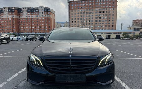 Mercedes-Benz E-Класс, 2016 год, 1 800 000 рублей, 2 фотография