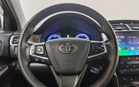 Toyota Camry, 2017 год, 1 870 000 рублей, 10 фотография