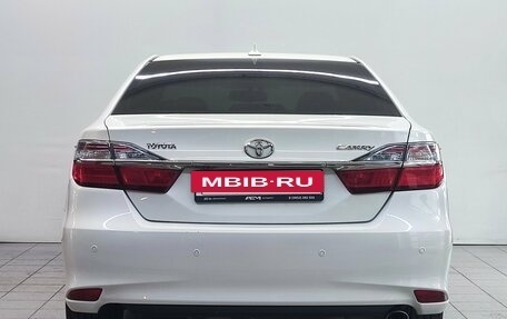 Toyota Camry, 2017 год, 1 870 000 рублей, 6 фотография