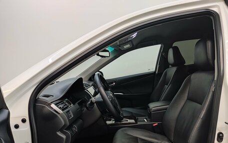 Toyota Camry, 2017 год, 1 870 000 рублей, 15 фотография
