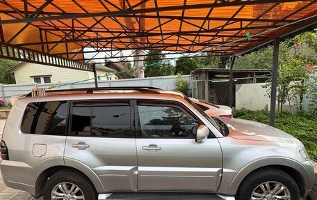 Mitsubishi Pajero IV, 2014 год, 2 350 000 рублей, 3 фотография