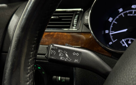 Skoda Superb III рестайлинг, 2013 год, 1 190 000 рублей, 18 фотография
