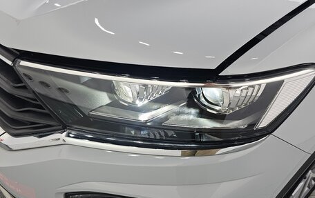 Volkswagen T-Roc I, 2021 год, 2 290 000 рублей, 2 фотография
