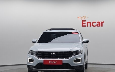 Volkswagen T-Roc I, 2021 год, 2 290 000 рублей, 3 фотография