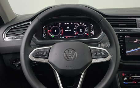 Volkswagen Tiguan II, 2021 год, 2 850 000 рублей, 13 фотография